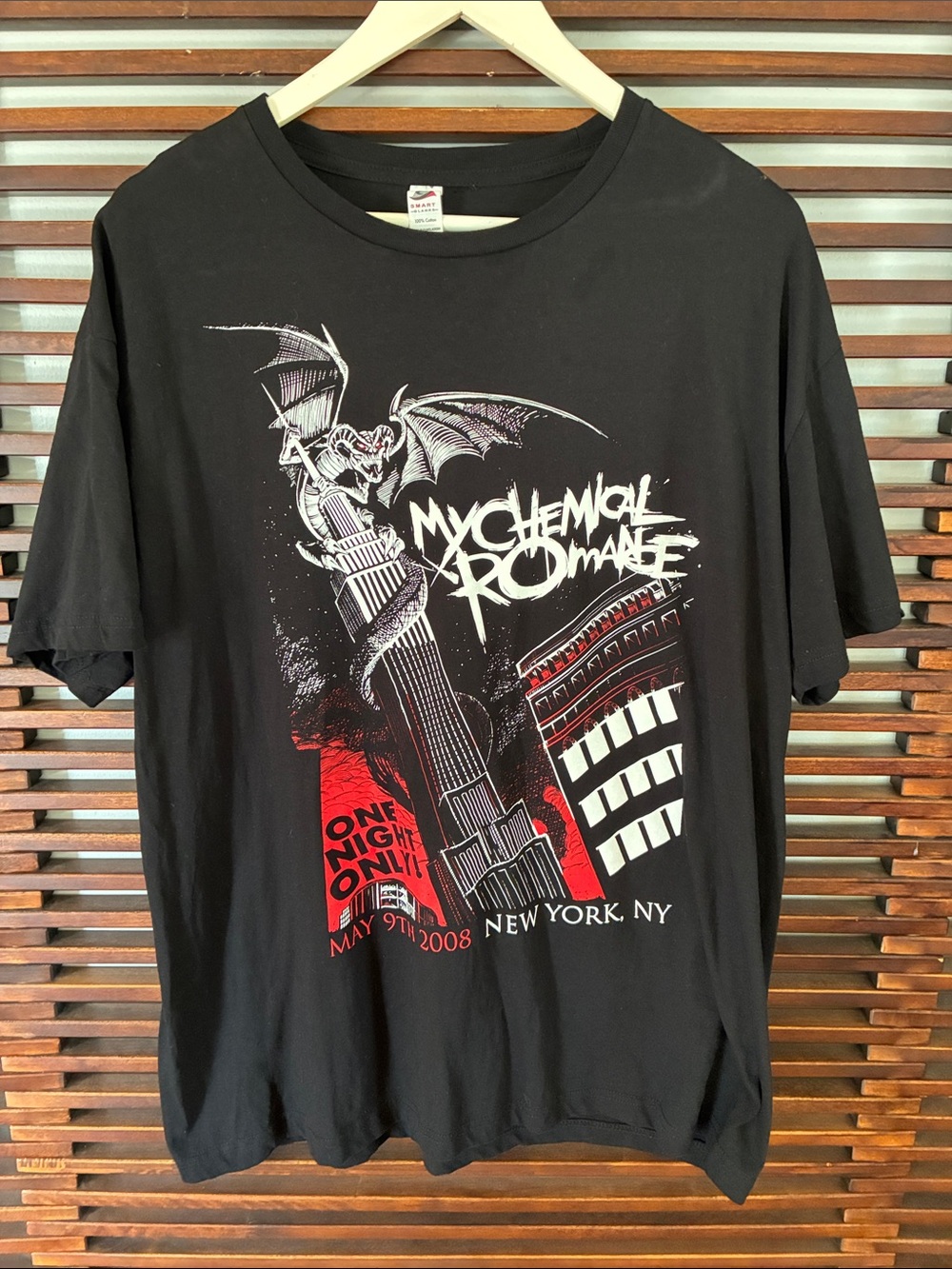 🎉NEW LISTING!🎉My Chemical Romance Graphic Tee with Red and White Print